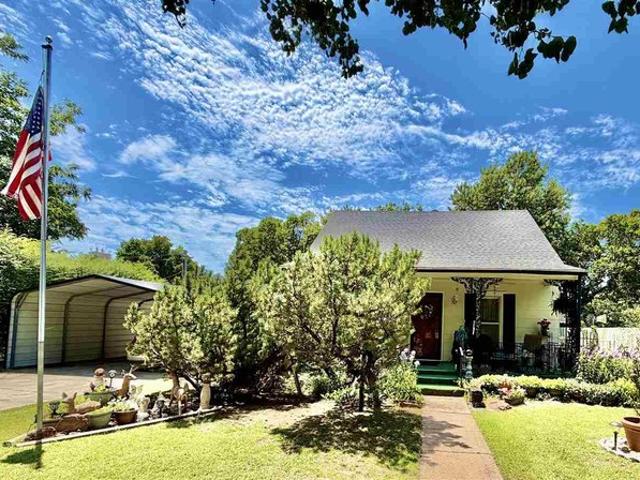 House for sale in Tonkawa, Kay County