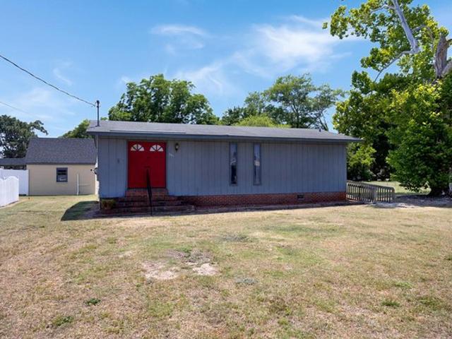 House for sale in Pine Level, North Carolina