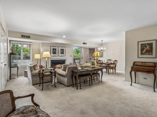 Condo for sale in Lincolnshire, Illinois
