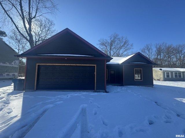 House for sale in Cambria, Illinois