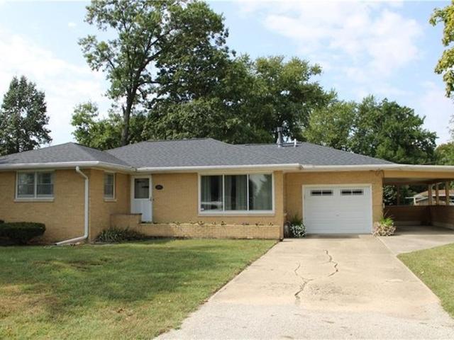House for sale in Strasburg, Illinois