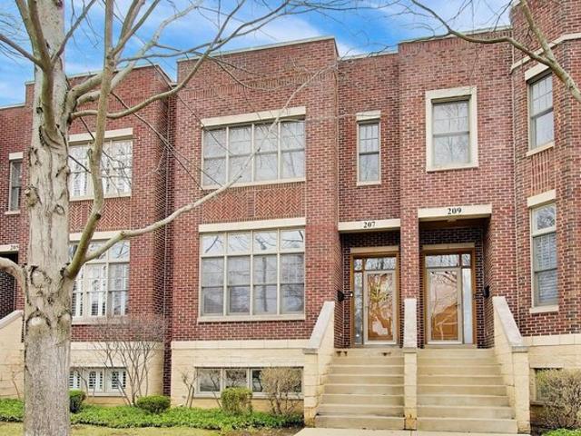 Townhouse for sale in Arlington Heights, Illinois