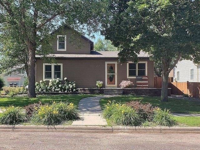 House for sale in Chamberlain, Brule County