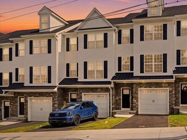 Townhouse for sale in Bridgeport, Pennsylvania