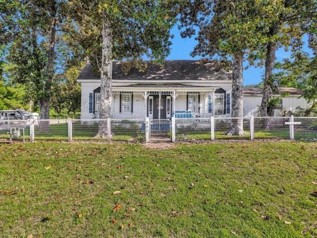 House for sale in Colmesneil, Texas