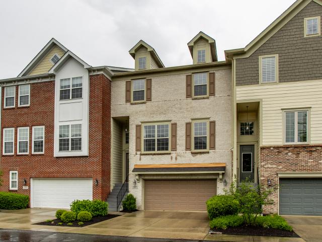 Condo for sale in Zionsville, Indiana