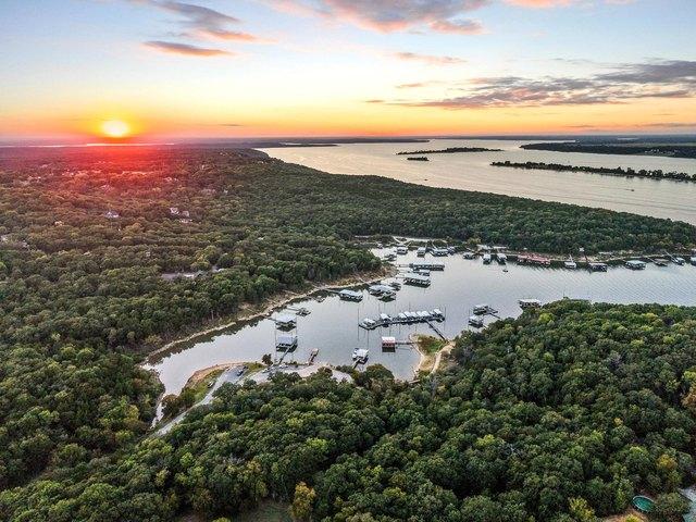 House for sale in Pottsboro, Texas