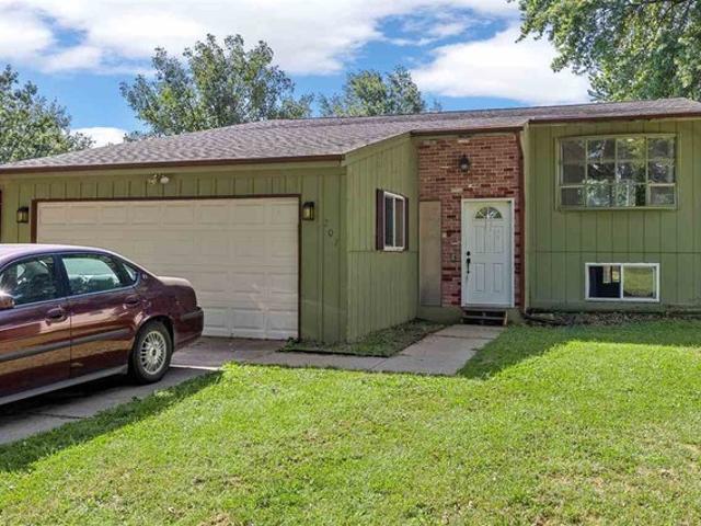 House for sale in Hills, Johnson County
