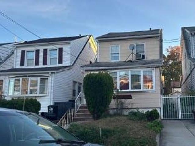 House for sale in Queens, Arverne
