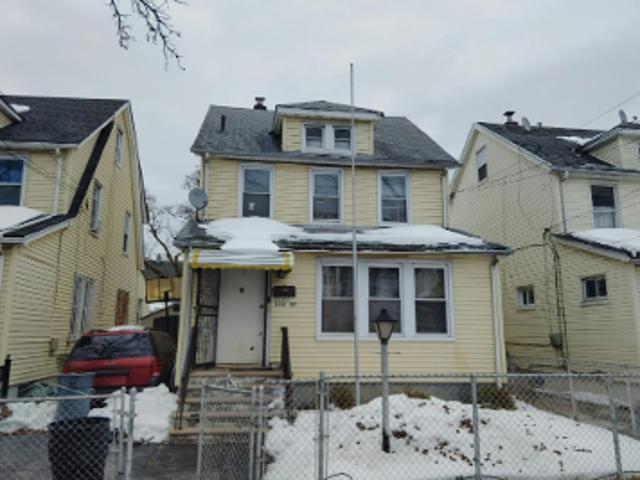 House for sale in Queens, Arverne