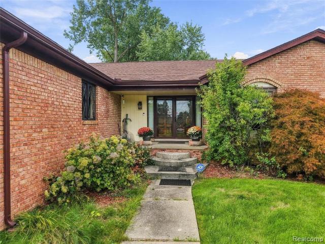 House for sale in Farmington Hills, Oakland County