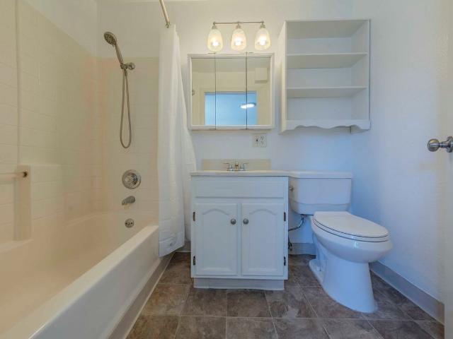 Apartment for rent in Costa Mesa, California