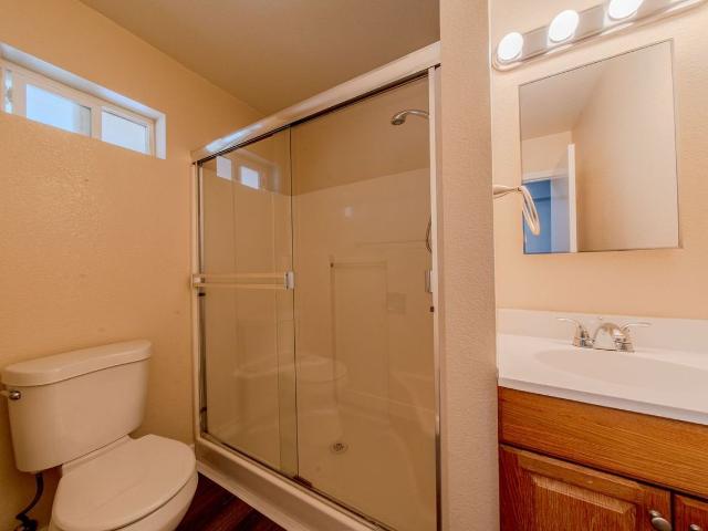 Apartment for rent in Costa Mesa, California