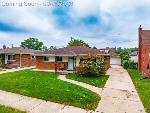 House for sale in Town and Country Estates, Dearborn Heights