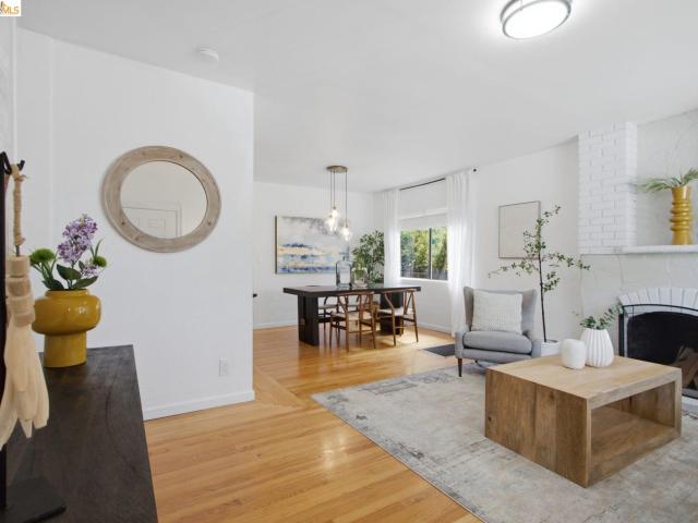 House for sale in Poets Corner, Berkeley