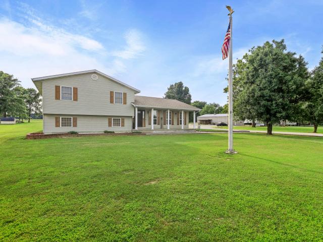 House for sale in Kell, Illinois