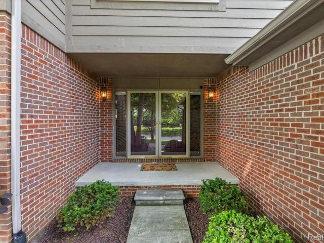 House for sale in Rochester Hills