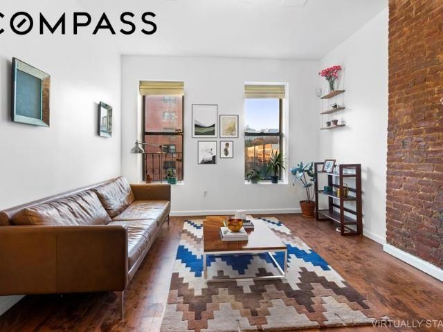 Condo for sale in Manhattan Community Board 10, New York