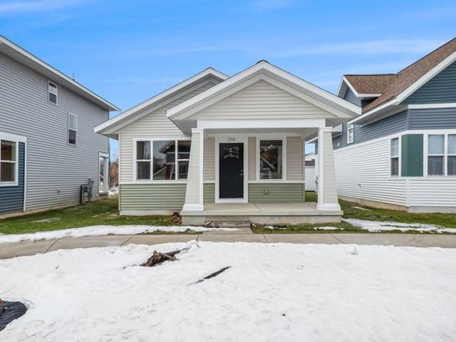 House for sale in Third Ward, Grand Rapids