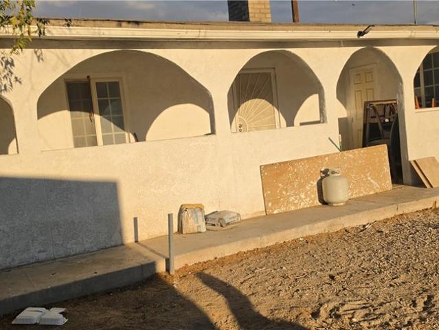 House for sale in Oro Grande, San Bernardino County