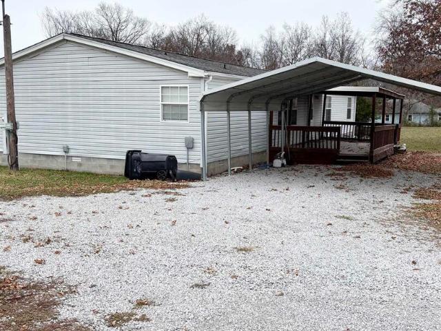 House for sale in Thompsonville, Illinois