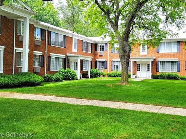 Condo for sale in Harper Woods, Michigan
