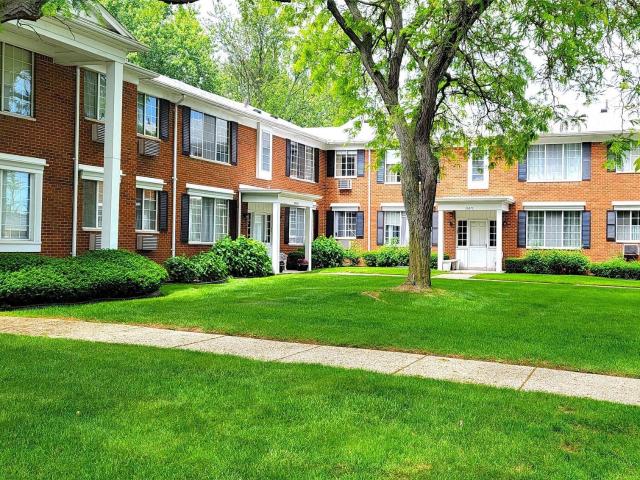 Condo for sale in Harper Woods, Michigan