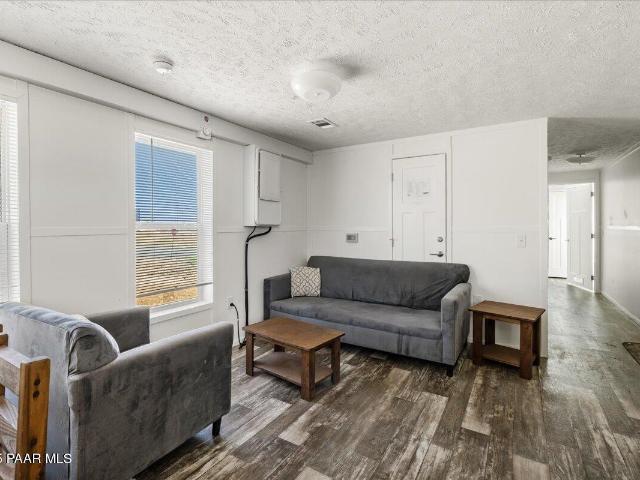 House for sale in Mayer