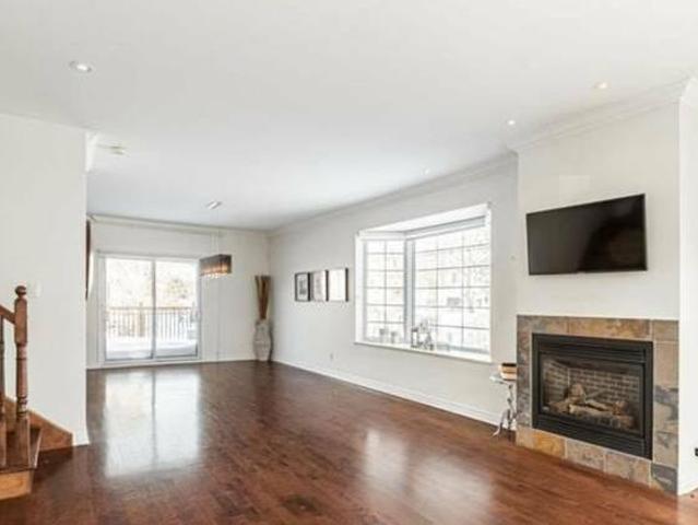 House for rent in Laval