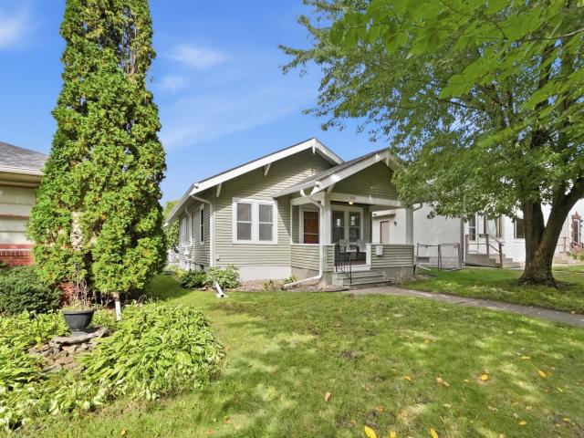 House for sale in Highland, Saint Paul