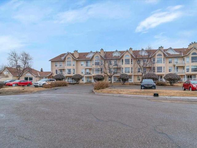 Apartment for sale in Okotoks, Alberta