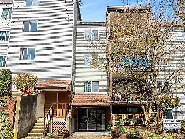 Condo for sale in Surrey, British Columbia