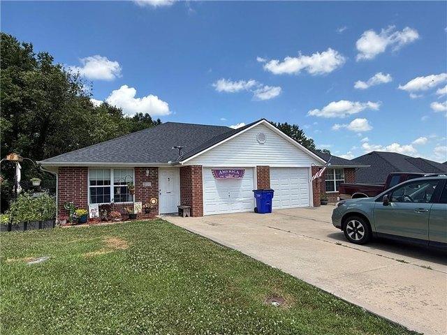 House for sale in Woodbury, Grain Valley