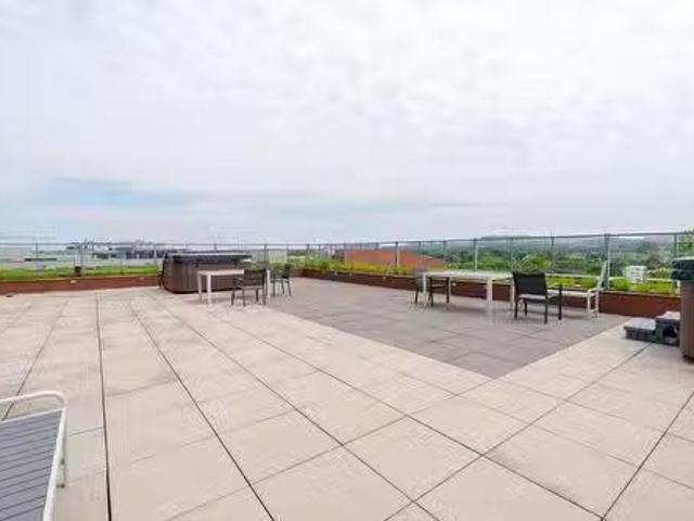Apartment for rent in Mont-royal, Quebec