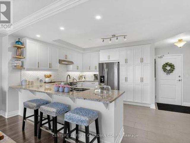 Condo for sale in Arva, Ontario