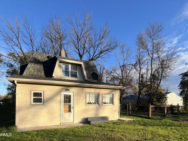 House for sale in Eckelson, North Dakota