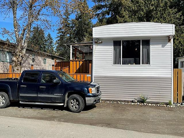 House for sale in Parksville
