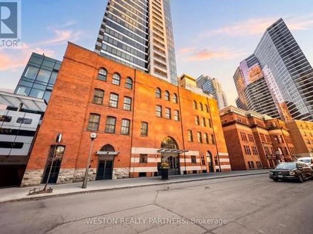 Condo for sale in Toronto Centre, Toronto