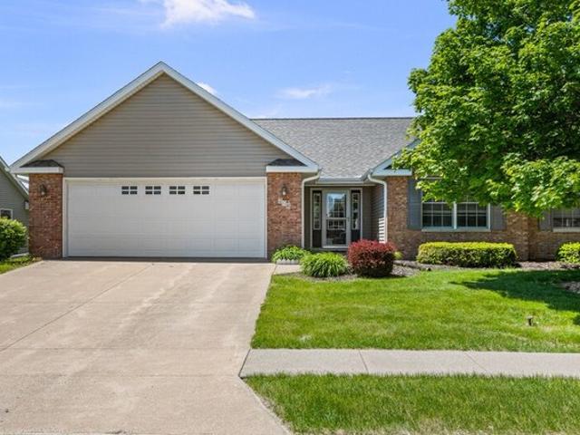 Condo for sale in Cedar, Iowa