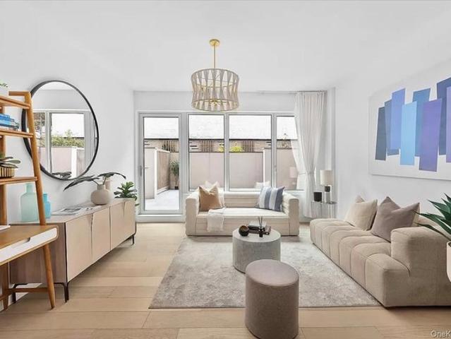 Condo for sale in New York, Arverne
