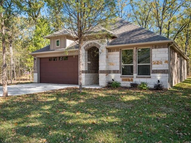 House for sale in Henderson, Texas