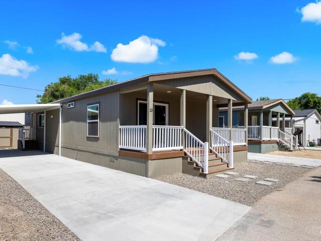 House for sale in Garden City