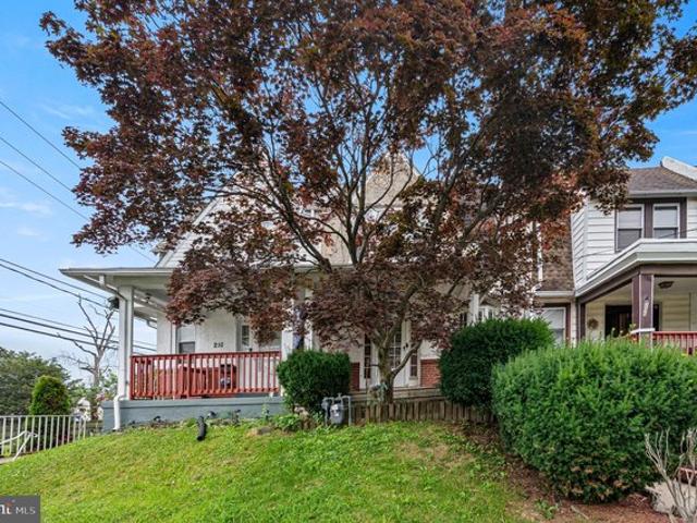 Townhouse for sale in Delco, Pennsylvania