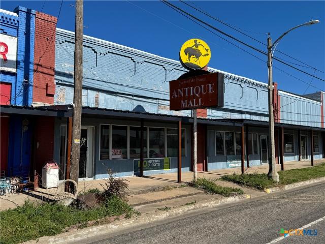 Commercial for sale in Lott, Texas