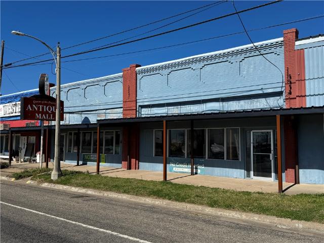 Commercial for sale in Lott, Texas