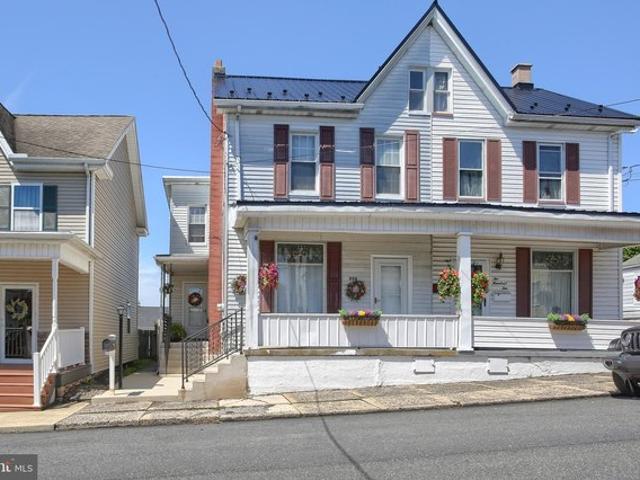 Townhouse for sale in Williamstown, Pennsylvania