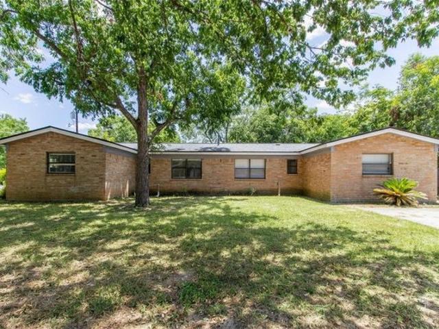 House for sale in Lockhart, Caldwell County