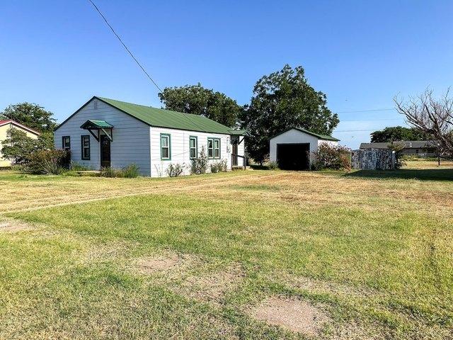 House for sale in Briscoe, Texas