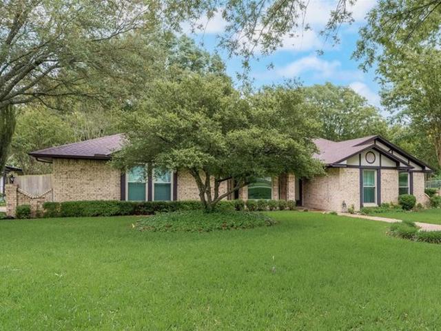 House for sale in Ellis, Texas