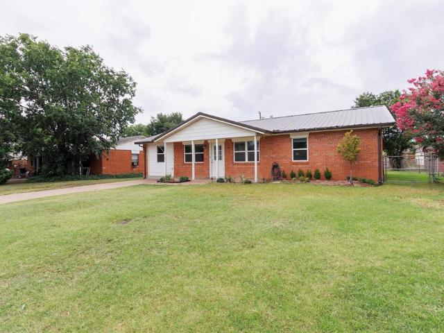House for sale in Elgin, Oklahoma